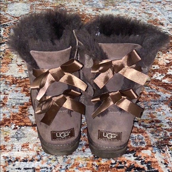 brown UGG boots with bows - Picture 1 of 2
